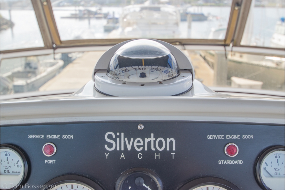 1996 Silverton 372 Motor Yacht