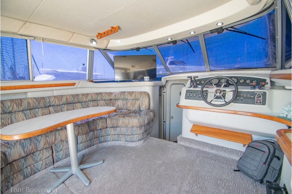 1991 Sea Ray 370 Sedan Bridge