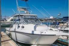 2008 Boston Whaler 305 Conquest