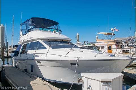 2001 Bayliner 3788 Command Bridge Motoryacht