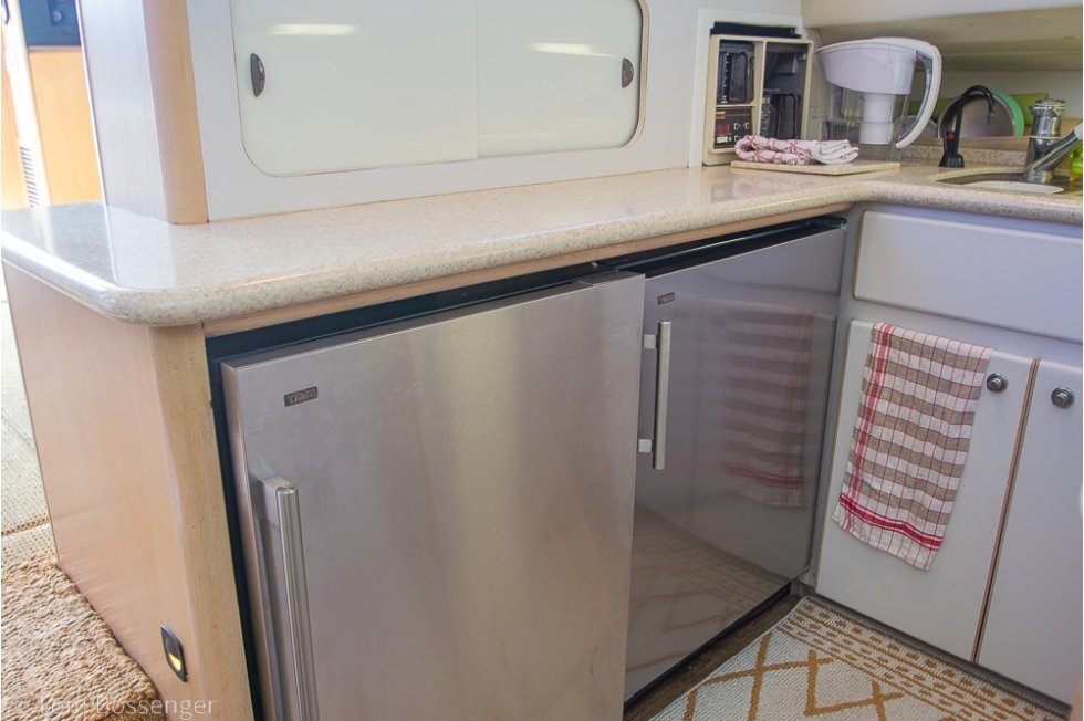 1993 Tiara Yachts 4300 Convertible